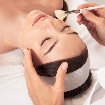 Essential Facial Treatment & Radio Frequency